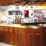 Le P'tit Monde Hotel 2*