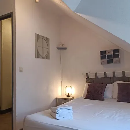 乐帕特莫德酒店 蒙蒂尼亚克