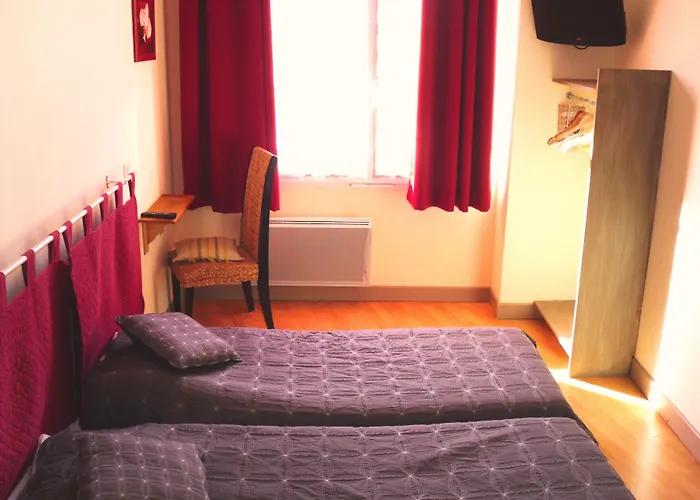 Le P'tit Monde Hotel 2*