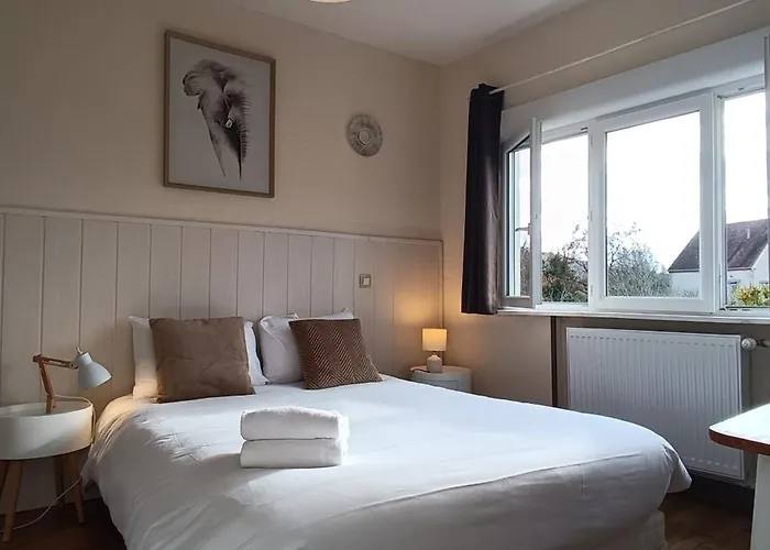 Le P'tit Monde Hotel 2*